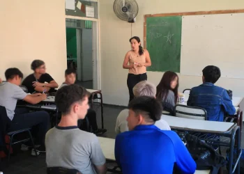 El CEM defendió el ítem aula y criticó la propuesta opositora para eliminarlo