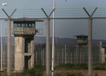 El Gobierno reconoce que los inhibidores de celulares en cárceles es una promesa difícil de cumplir