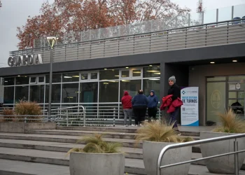 El Gobierno teme que se saturen los hospitales públicos por el conflicto con las prepagas y obras sociales