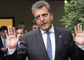 El Gobierno dispuso una modificación en el Presupuesto con una fuerte suba del gasto público