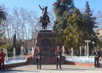 Con un importante acto en la plaza central hoy se recuerda el 173° aniversario del fallecimiento de San Martín