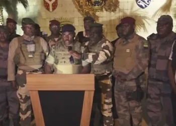 Gabón: militares toman el poder y ponen en arresto domiciliario al reelecto presidente Bongo