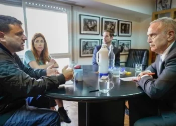 Grabois recibió en su oficina al embajador de Estados Unidos y dijo que fue en «defensa de la dignidad nacional»