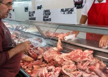 La inflación post devaluación se ubica en dos dígitos, según el primer informe mensual