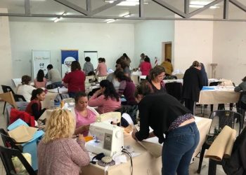 Polo Textil: se brindan talleres de confección de cortavientos