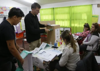 PASO: cuándo y cuánto cobrarán las autoridades de mesas mendocinas