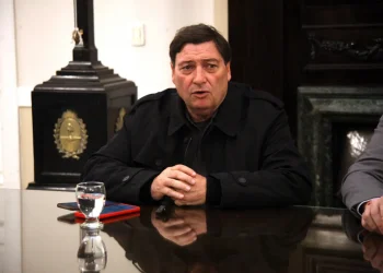 Parisi le pidió a Suarez que convoque a los intendentes a un comité de crisis