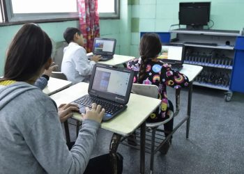 Se inician los trabajos técnicos para optimizar la conectividad de internet en todas las escuelas de Mendoza