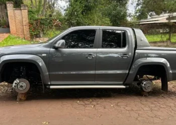 Provincia de Misiones: Un joven inventó que le robaron las ruedas de su camioneta, pero el seguro lo delató tras un insólito descuido