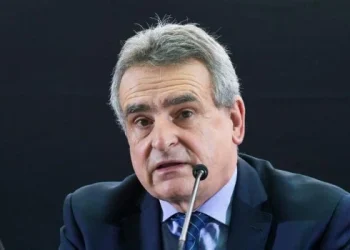 Rossi advierte que Milei «viene a terminar» con el derecho a la educación y salud pública y gratuita