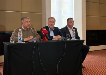 Schiaretti pasó por Mendoza y se refirió a su coqueteo con Juntos por el Cambio