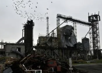 Ucrania acusa a Rusia de bombardear puertos del río Danubio por donde exporta cereales