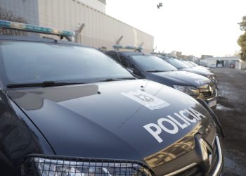 Lo atraparon intentando robar del interior de un automóvil