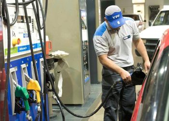 Desde la petrolera YPF adelantaron qué puede pasar con el precio de la nafta y el gasoil después de las PASO
