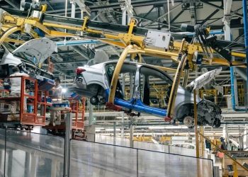 Automotrices en crisis: dos meses sin importaciones, pagos sin fecha y la producción local cada vez con más dudas