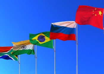 BRICS: “Nos queremos aliar con los enfrentados a Estados Unidos, pero cuando necesitamos apoyo con el FMI recurrimos a EE.UU.”