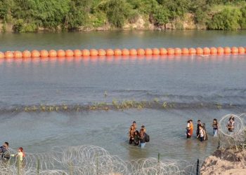 EE.UU.: hallaron otro cuerpo en la zona de las boyas anti inmigrantes
