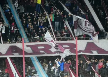 Murió el hincha de Lanús baleado en la cabeza en medio de un cruce entre barrabravas