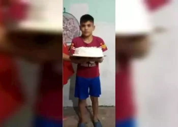 Tenía 12 años, salió a la calle pidiendo ayuda y se desplomó: investigan la muerte de un nene en la provincia de Buenos Aires