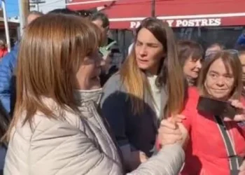 Bullrich relanza su campaña con recorridas y búsqueda de contacto directo con los votantes