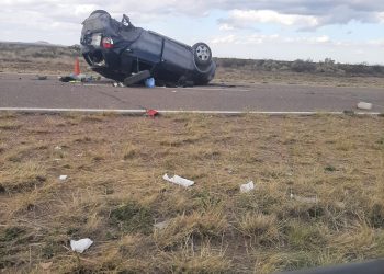 Divisadero de las Águilas: Volcó un automóvil en la ruta 143