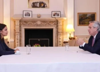 Alberto Fernández se reunió con la legisladora estadounidense que denunció a juez por vínculos con fondos buitre