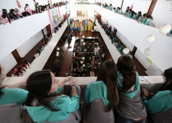 Lindo gesto: alumnas de la Ebyma prepararon manualidades para donar a la escuela Gicolini