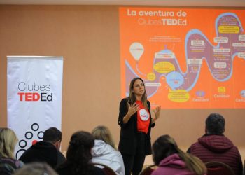 Directivos y docentes de cien escuelas secundarias de Mendoza se capacitaron para formar clubes TED-Ed