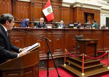 El Congreso de Perú aprueba eximir de responsabilidad penal uso letal de la fuerza en defensa propia