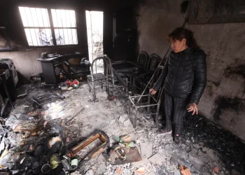 El dolor de los que perdieron todo en el feroz incendio de la playa San Agustín