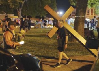 En lo que va del año se registraron 470 tiroteos masivos en los EEUU y hubo más 25 mil muertes violentas