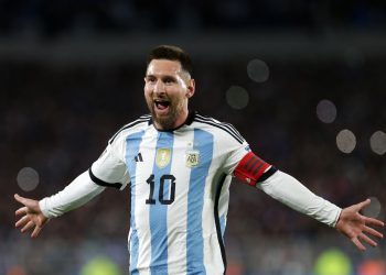 Con un golazo de Messi de tiro libre, Argentina venció a Ecuador