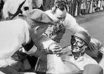 Fangio fue elegido como uno de los cinco mejores pilotos de la historia de la Fórmula 1 por la IA