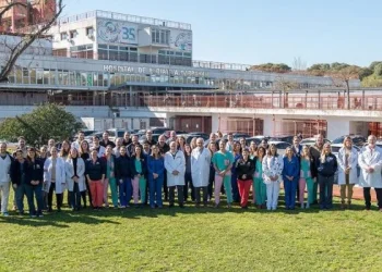 Con un equipo de 100 personas, lograron realizar tres trasplantes simultáneos en el Garrahan