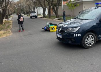 Motociclista lesionado en choque con camioneta