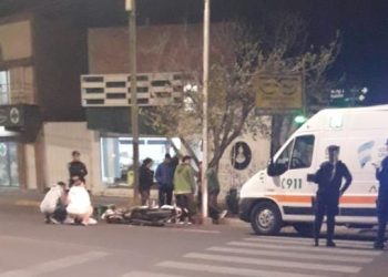 Choque protagonizado por una motociclista y una mujerHACE INSTANTES