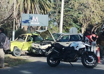 Choque en Sarmiento y Jensen: dos hombres lesionadosDEBIÓ INTERVENIR BOMBEROS