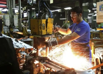 La actividad económica cayó 1,3% en julio y acumula cuatro meses de retracción