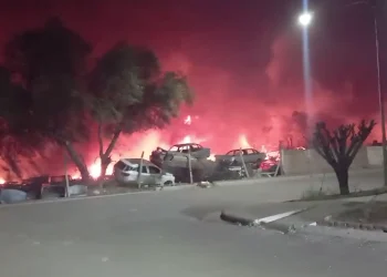 Incendio en la playa San Agustín: “Las llamas afectaron a todos los vehículos y a 15 viviendas”