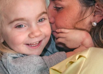 Juanita, la niña que movilizó al país y logró ser operada en España, finalmente volverá a Mendoza