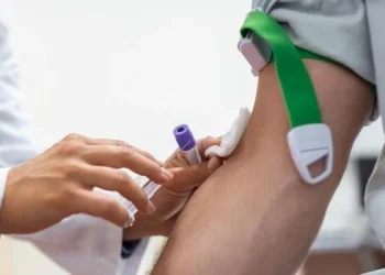 Laboratorios de análisis clínicos amenazan con no atender a pacientes de obras sociales y prepagas