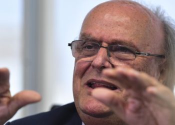 Para De Mendiguren, la economía bimonetaria que propone Bullrich «es una dolarización tibia»