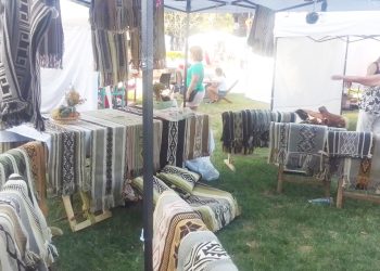 Mujeres de la cooperativade tejidos “Telar campesino” estuvieron visitando Chubut para aprender nuevas técnicas