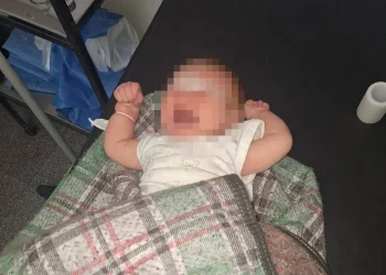 Policías le salvaron la vida a un recién nacido que no podía respirar