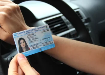 Piden un nuevo requisito para obtener la licencia de conducir: a quiénes afecta y desde cuándo