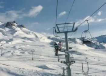 Terror en Las Leñas: se frenó una telesilla y esquiadores quedaron en el aire