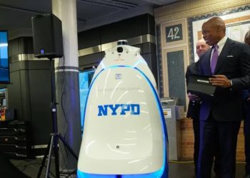 El futuro llegó: robot policía será el encargado de la seguridad en la estación de Times Square
