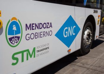 Mendoza posee una flota de20 ómnibus con este combustible: inauguraron en Guaymallén la primera estación de GNC en el país para cargar gas a colectivos