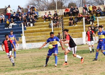 Huracán goleó a San Martín y se encamina al bicampeonato