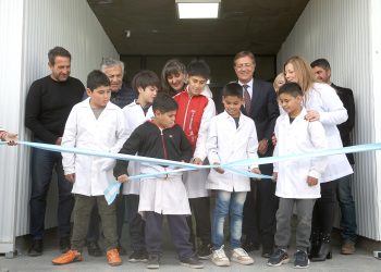 Suarez inauguró la escuela Carrone y participó de la convocatoria consultiva por la presa El Baqueano